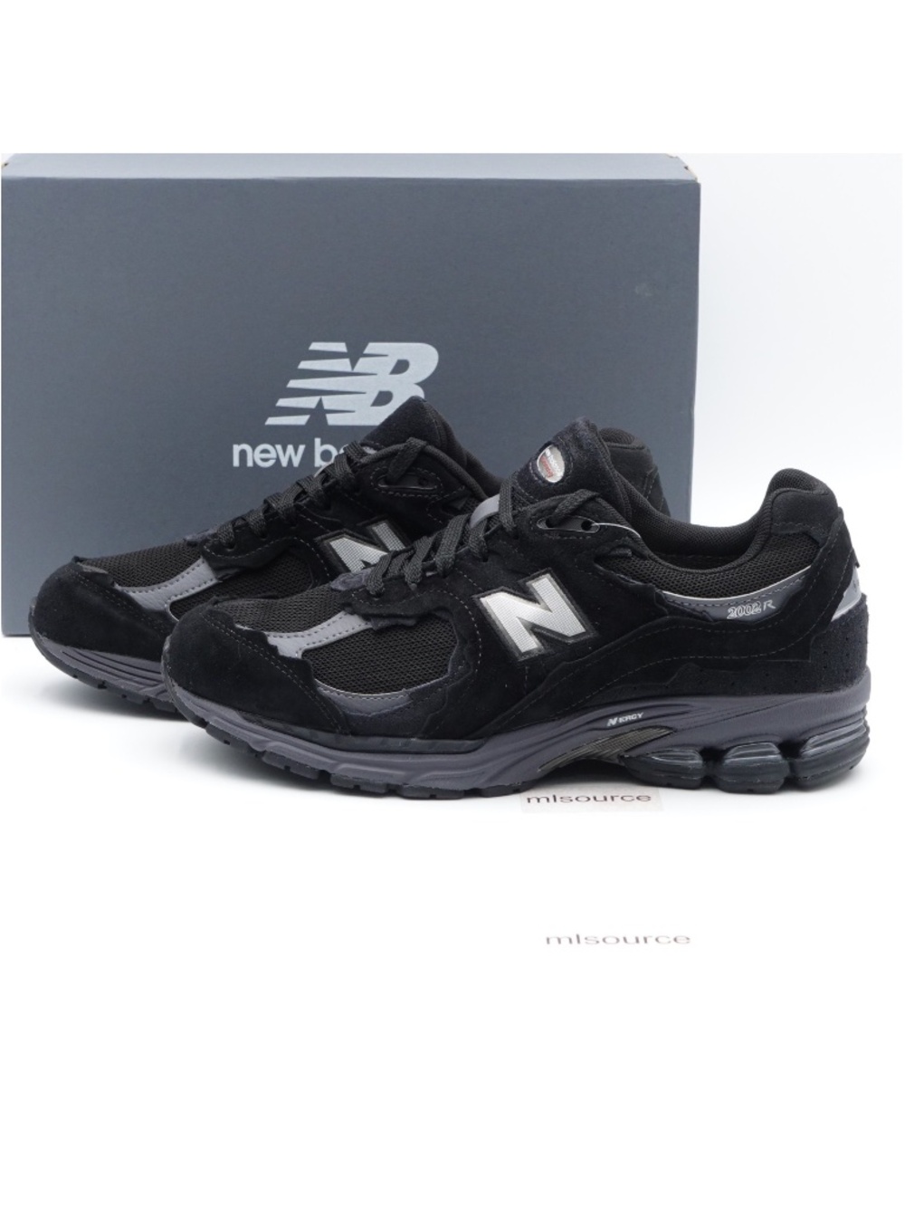 NEW Men's New Balance 2002R Gore-Tex Protection Pack Waterproof Sneakers